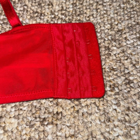 Red Lace Bra - Picture 2 of 4